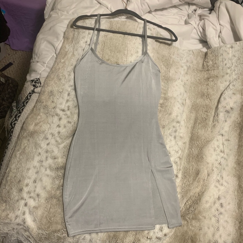 Metallic silver body con